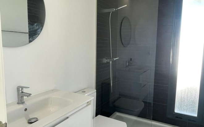 Resale - Villa -
Villamartin - Costa Blanca