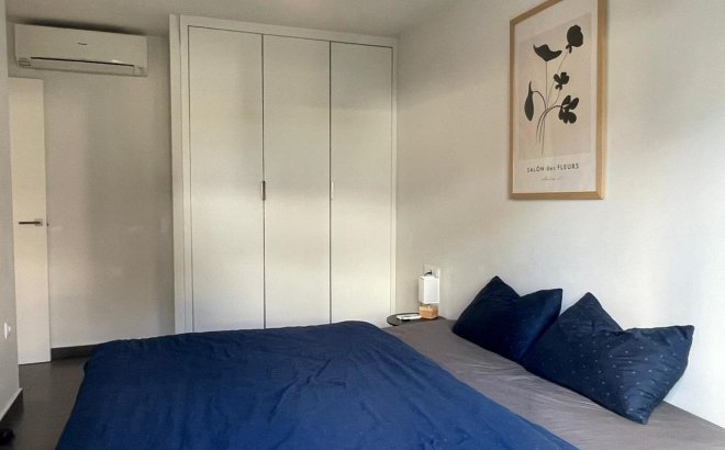 Resale - Villa -
Villamartin - Costa Blanca