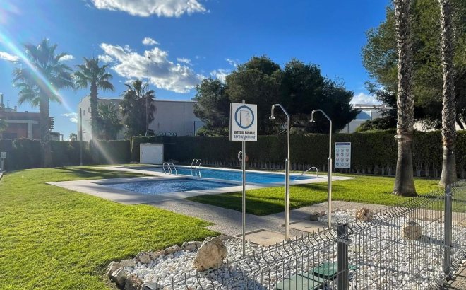 Resale - Villa -
Villamartin - Costa Blanca