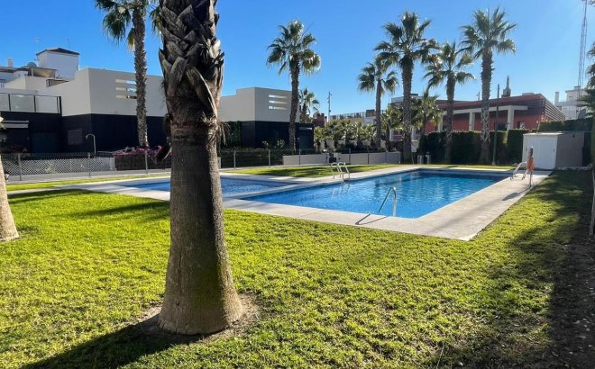 Resale - Villa -
Villamartin - Costa Blanca