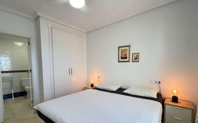 Herverkoop - Appartement -
Playa Flamenca - Costa Blanca