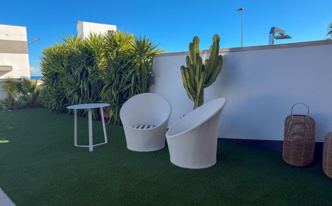 Resale - Villa -
San Miguel de Salinas - Bellavista