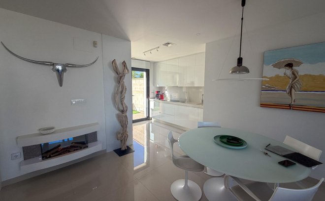 Resale - Villa -
San Miguel de Salinas - Bellavista