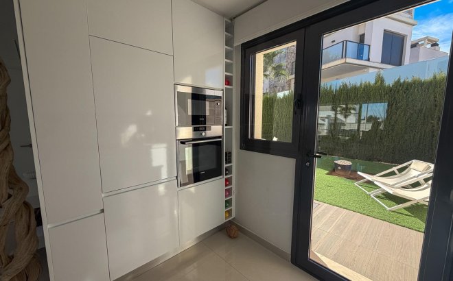 Resale - Villa -
San Miguel de Salinas - Bellavista