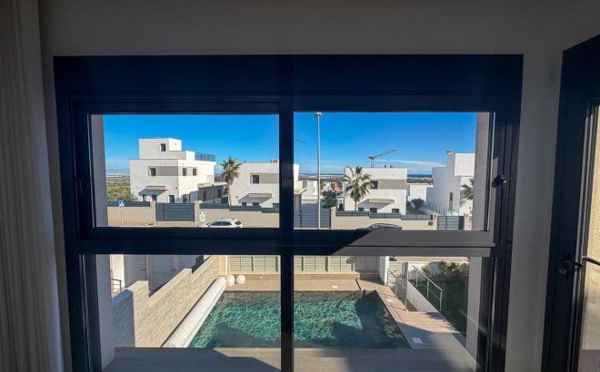 Resale - Villa -
San Miguel de Salinas - Bellavista