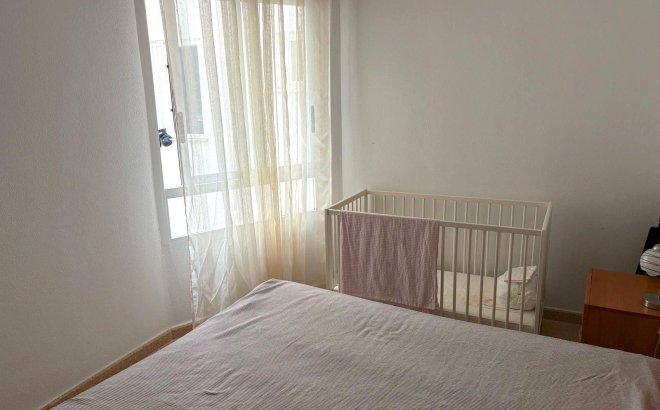 Revente - Appartement -
Torrevieja - Centro