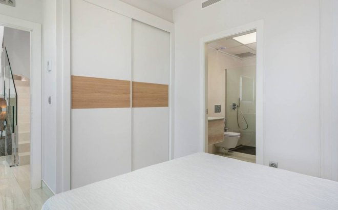 Resale - Villa -
Ciudad Quesada