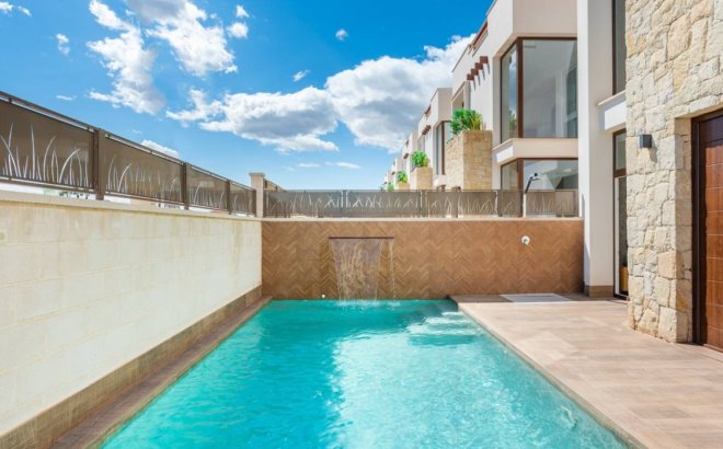 Resale - Villa -
Ciudad Quesada