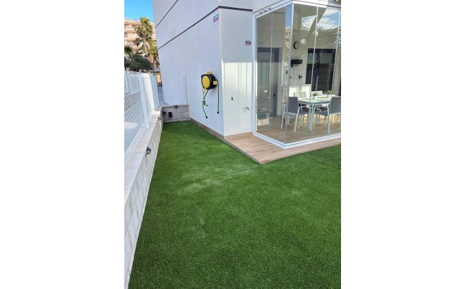 Resale - Apartment -
Villamartin - Costa Blanca