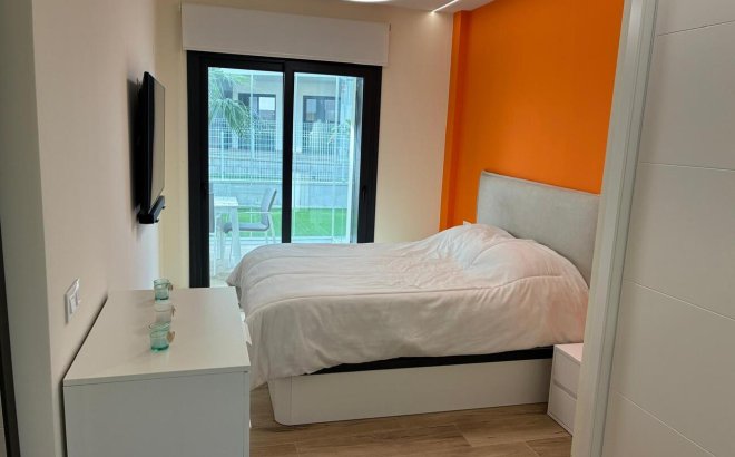 Resale - Apartment -
Villamartin - Costa Blanca