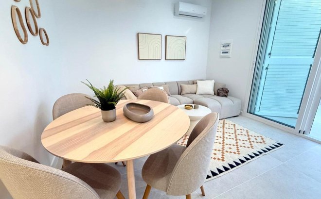 Resale - Villa -
Torrevieja - El Chaparral