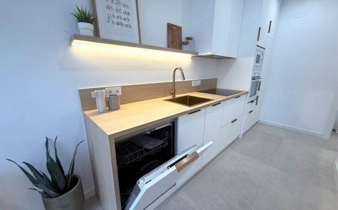 Resale - Villa -
Torrevieja - El Chaparral