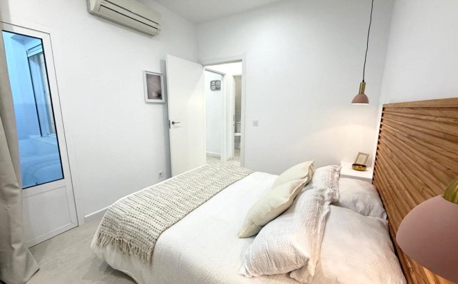 Resale - Villa -
Torrevieja - El Chaparral