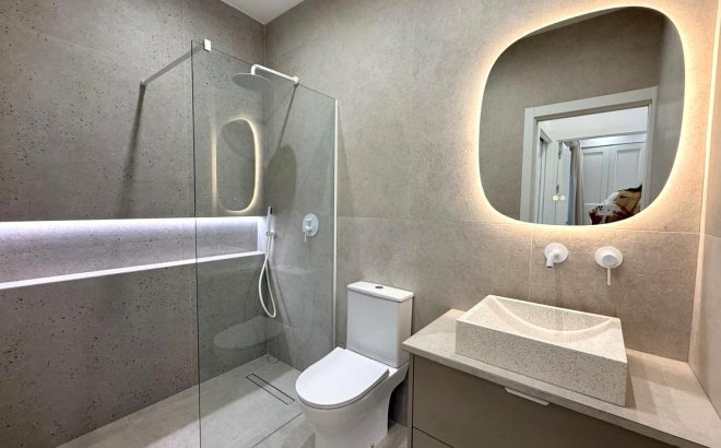 Resale - Villa -
Torrevieja - El Chaparral