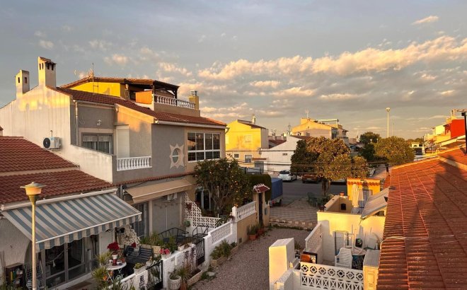 Resale - Villa -
Torrevieja - El Chaparral