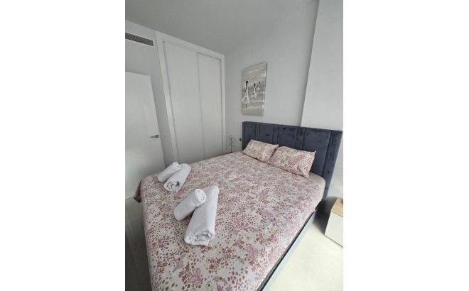 Herverkoop - Appartement -
Torrevieja - Estacion De Autobuses