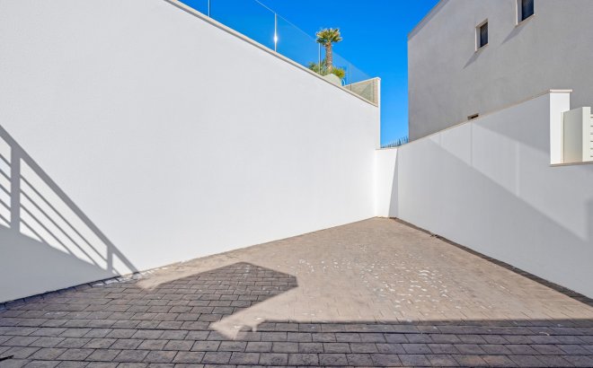 Resale - Villa -
San Miguel de Salinas - Inland