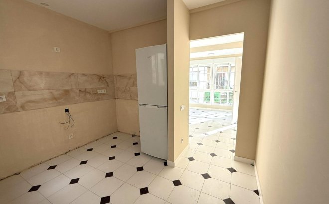 Resale - Apartment -
Torrevieja - Centro