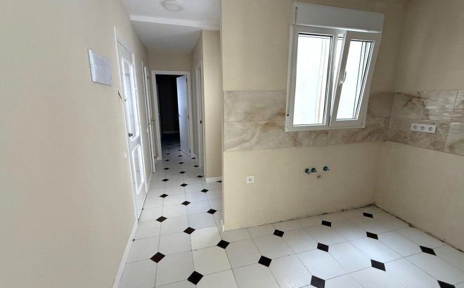 Resale - Apartment -
Torrevieja - Centro