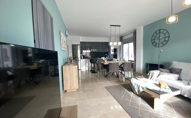Resale - Apartment -
Dehesa de Campoamor - Las Filipinas