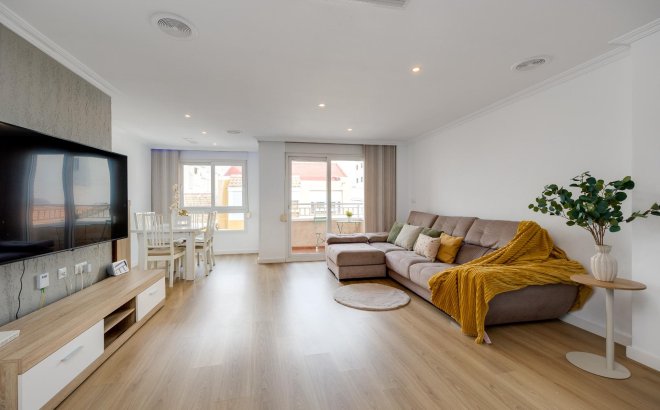 Herverkoop - Appartement -
Torrevieja - Centro