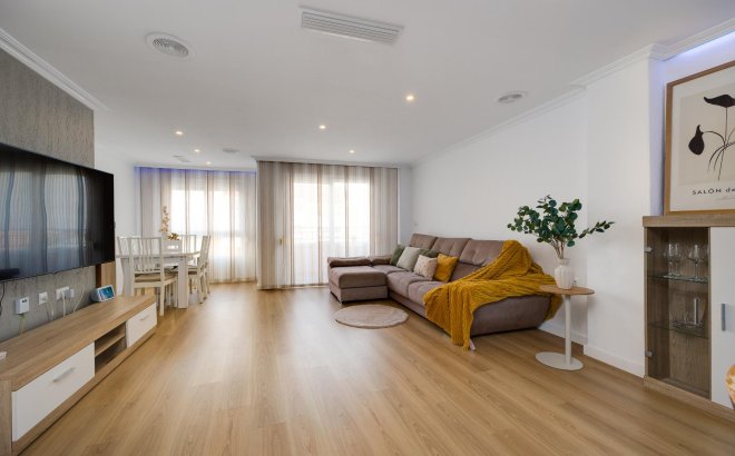 Herverkoop - Appartement -
Torrevieja - Centro