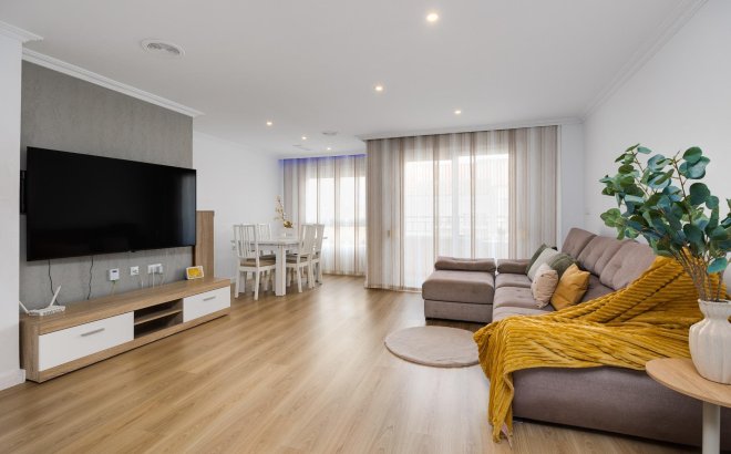 Herverkoop - Appartement -
Torrevieja - Centro