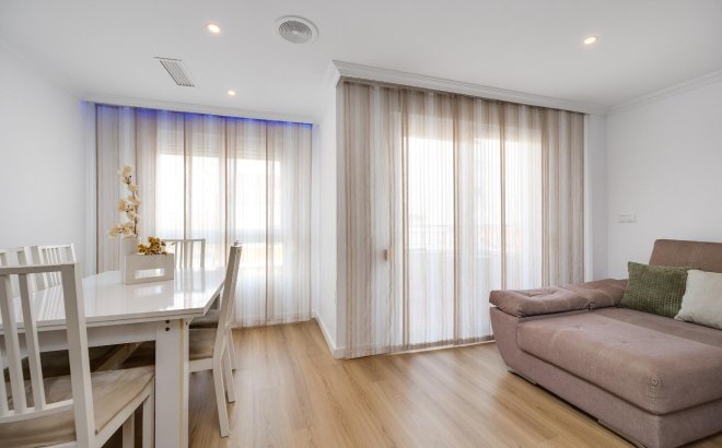 Herverkoop - Appartement -
Torrevieja - Centro