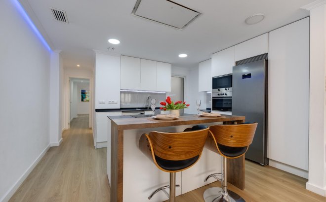 Herverkoop - Appartement -
Torrevieja - Centro