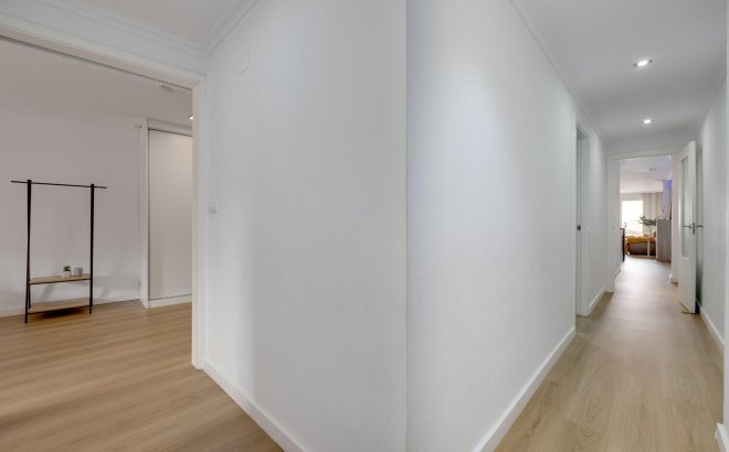 Herverkoop - Appartement -
Torrevieja - Centro