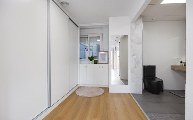 Herverkoop - Appartement -
Torrevieja - Centro