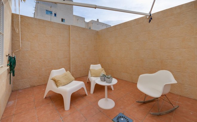 Herverkoop - Appartement -
Torrevieja - Centro