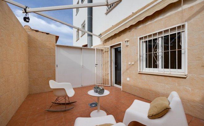 Herverkoop - Appartement -
Torrevieja - Centro