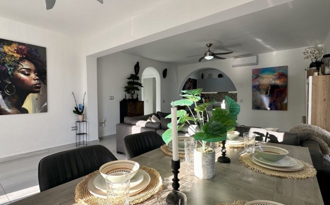 Resale - Villa -
Rojales - Inland