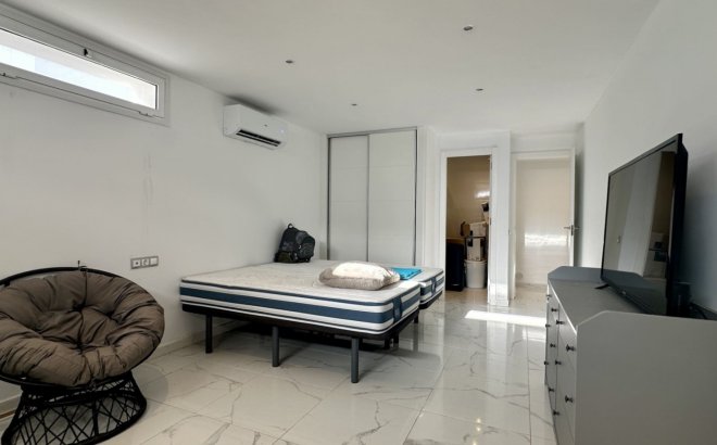 Resale - Villa -
Rojales - Inland