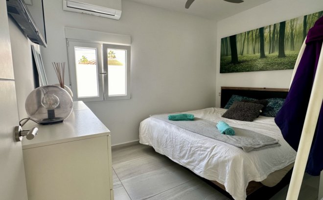 Resale - Villa -
Rojales - Inland