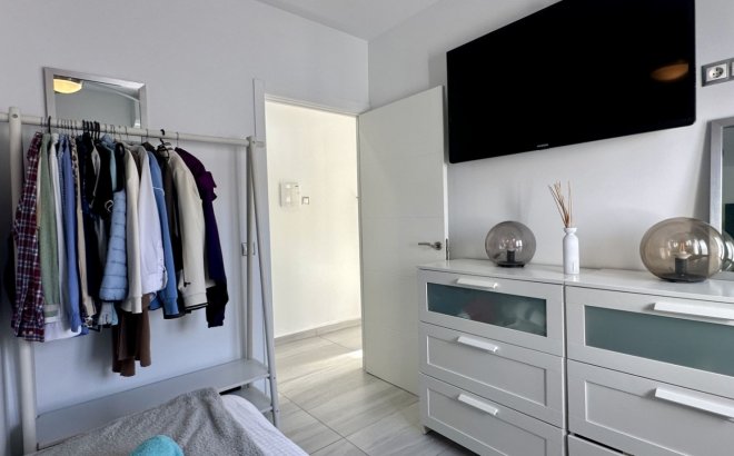 Resale - Villa -
Rojales - Inland