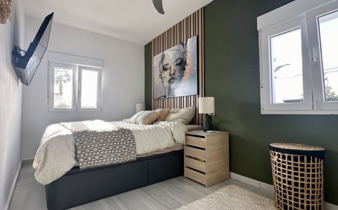 Resale - Villa -
Rojales - Inland