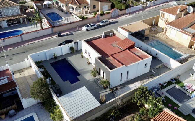 Resale - Villa -
Rojales - Inland