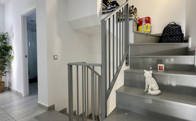 Resale - Villa -
Rojales - Inland