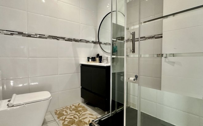 Resale - Villa -
Rojales - Inland