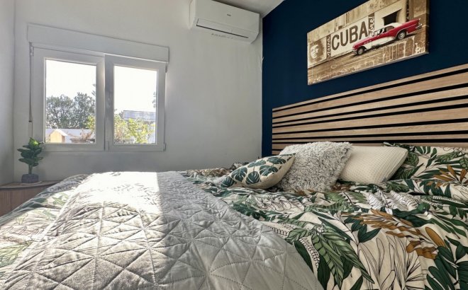 Resale - Villa -
Rojales - Inland