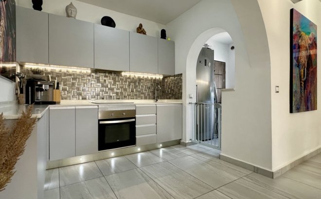 Resale - Villa -
Rojales - Inland