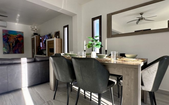 Resale - Villa -
Rojales - Inland