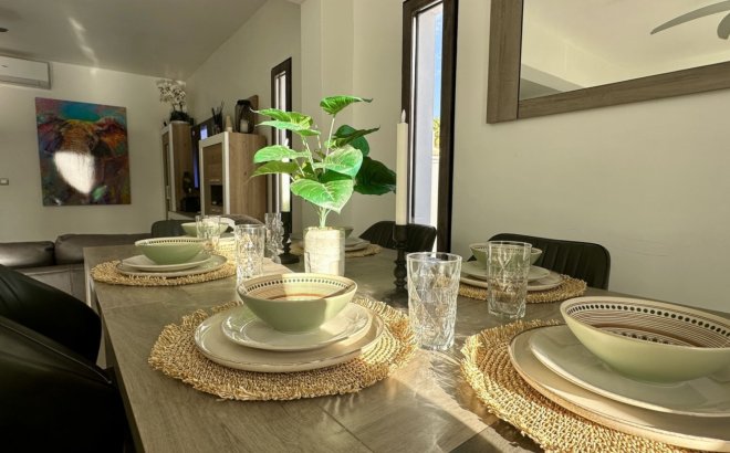 Resale - Villa -
Rojales - Inland