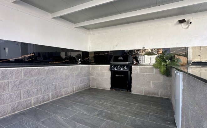 Resale - Villa -
Rojales - Inland