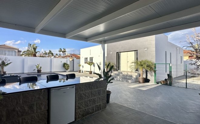 Resale - Villa -
Rojales - Inland