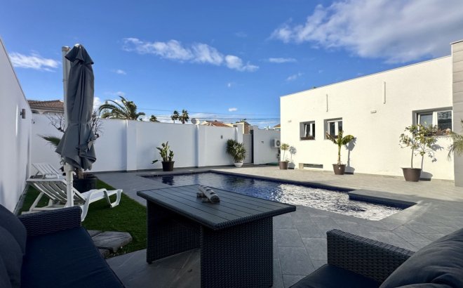 Resale - Villa -
Rojales - Inland