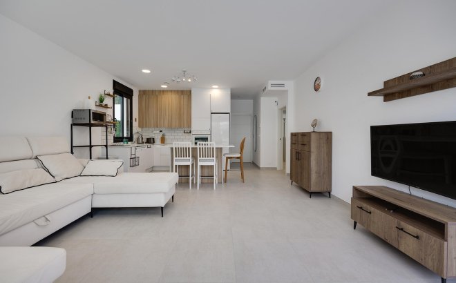 Resale - Villa -
Pinar de Campoverde - Inland