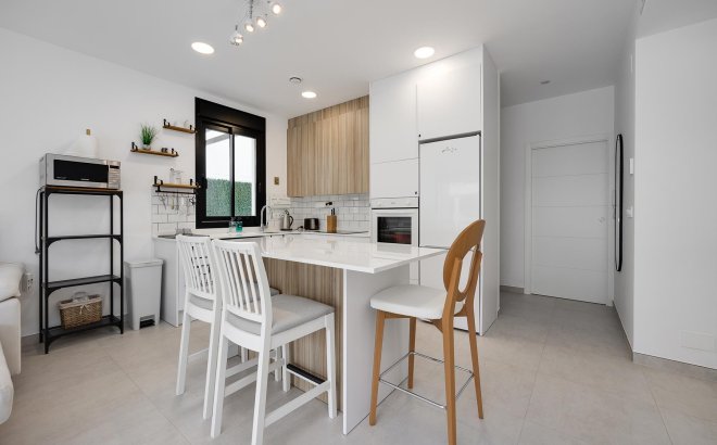 Resale - Villa -
Pinar de Campoverde - Inland